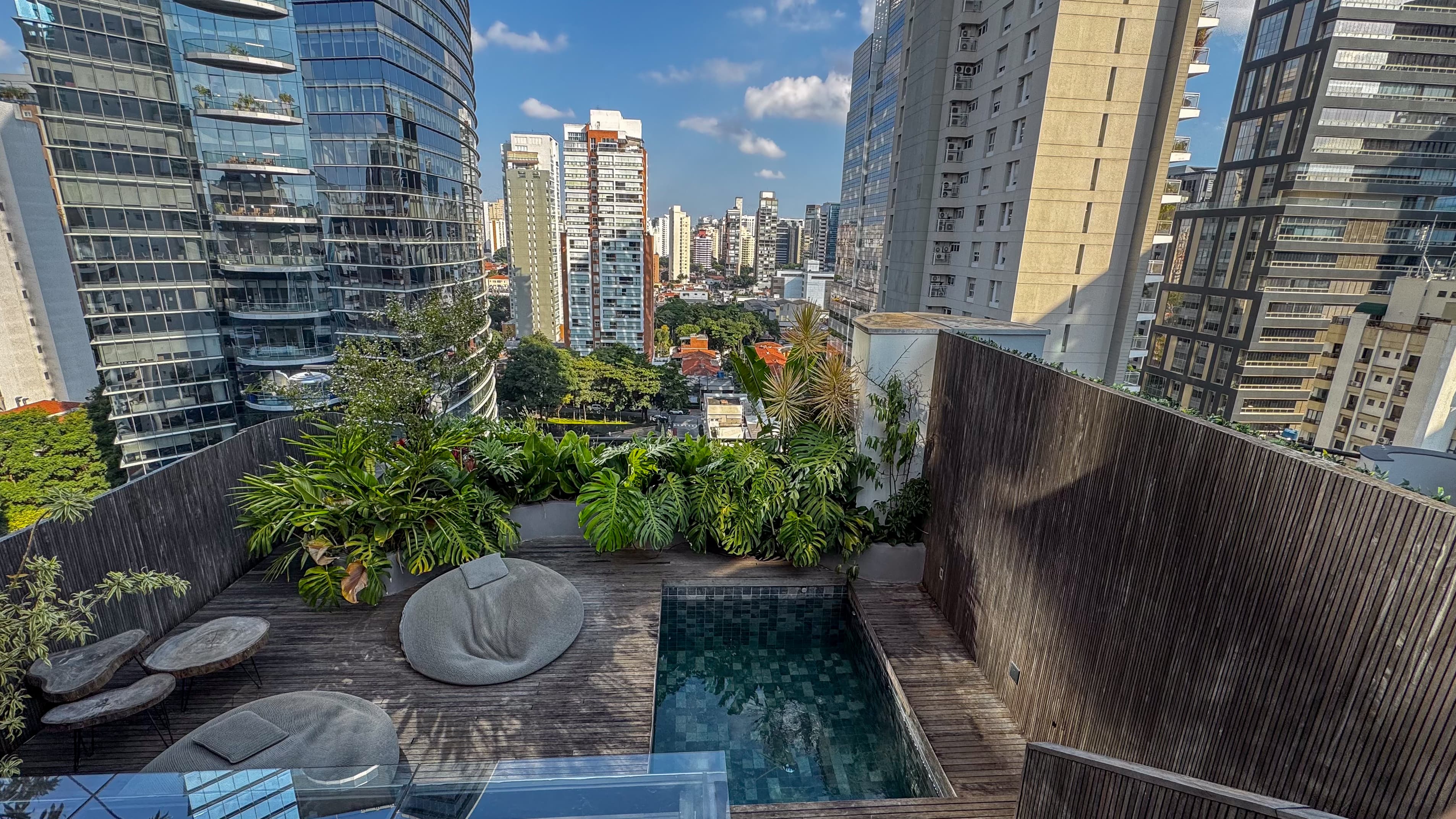 Cobertura à venda com 220m², 3 quartos e 4 vagas