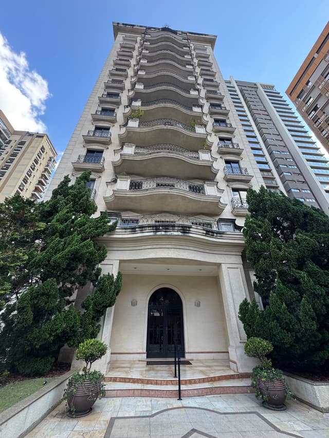 Apartamento à venda com 313m2, 03 suítes e 06 vagas